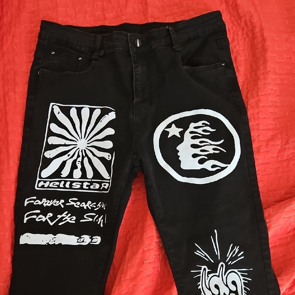 SHEIN Black Graphic Bootcut Jeans for Men...Worn Once STRECHY FABRIC VERY COMFY